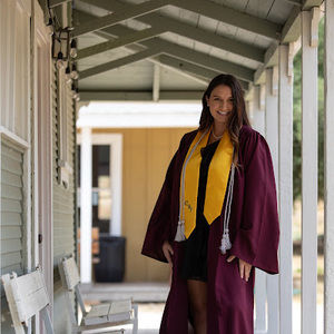 Meet your Posher, Claire